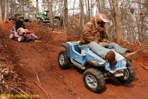 "Barbie Jeep Racing"